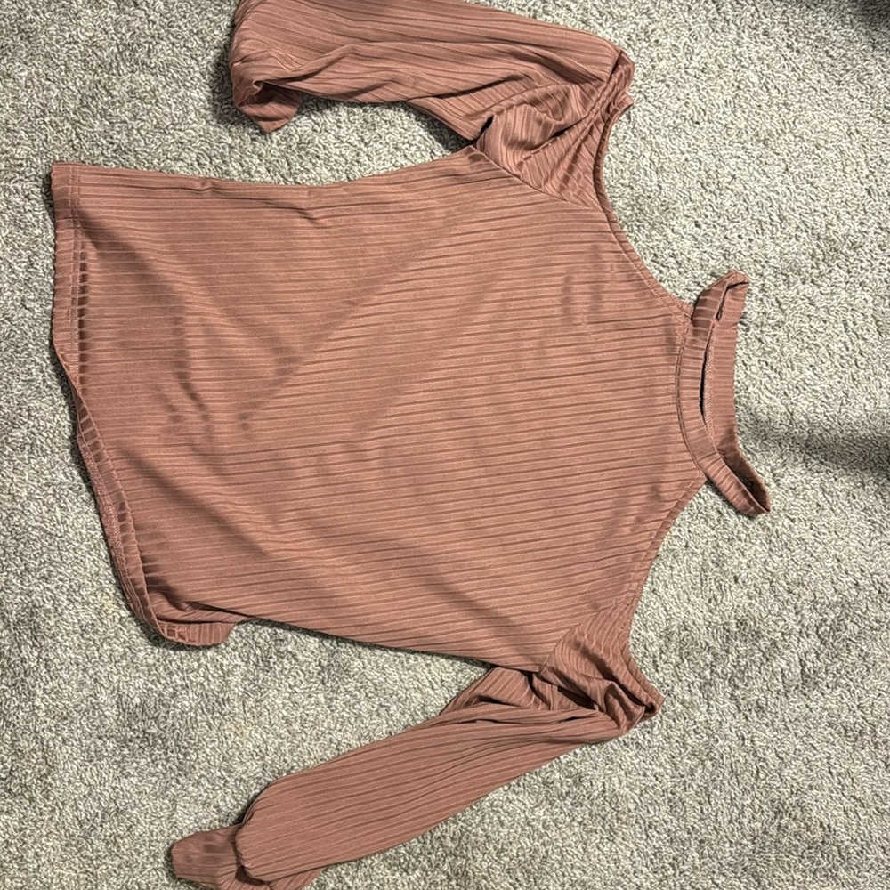 Off the shoulders pink long sleeve top